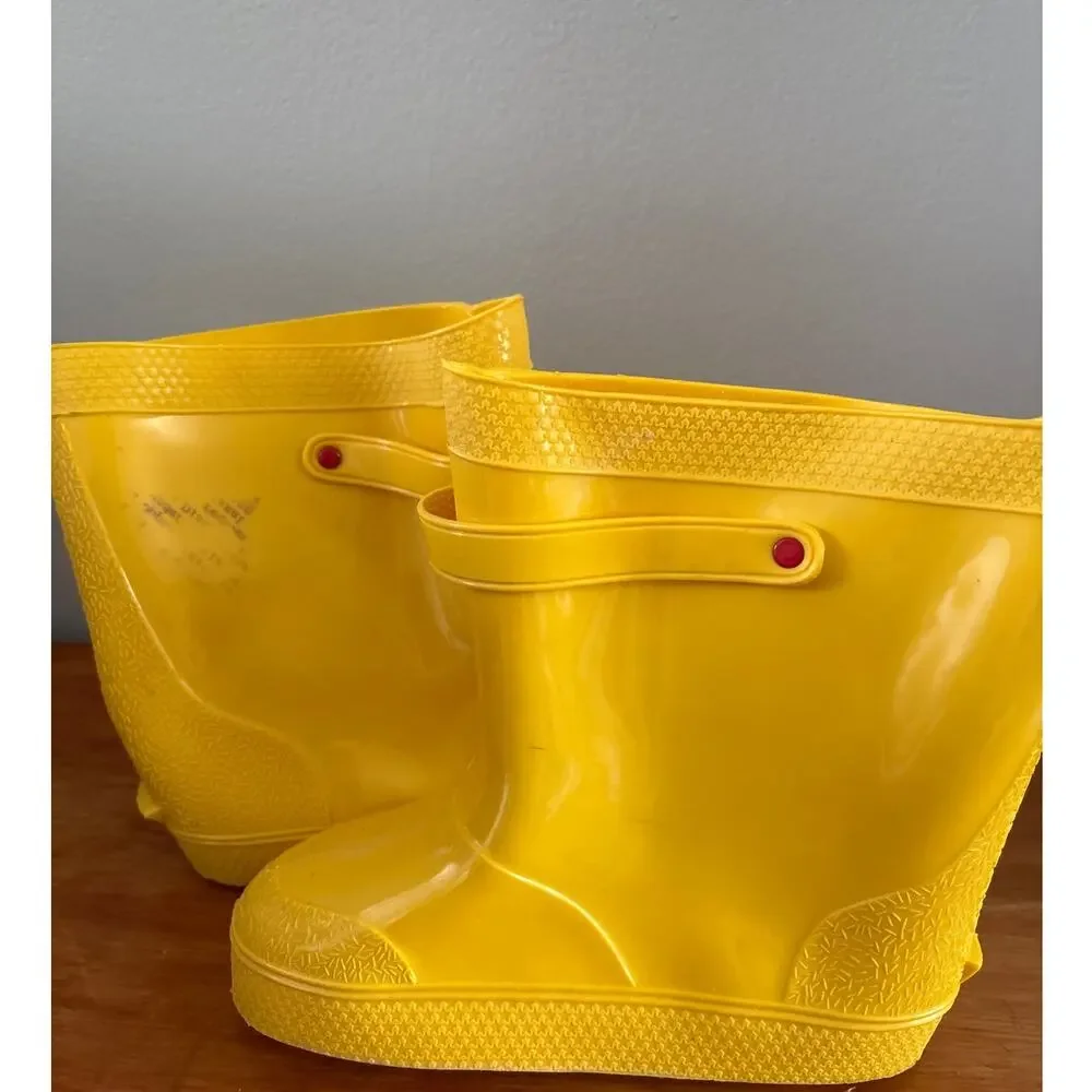 NOS Teletubbies Yellow Rain Boots Rubbers  Size 11/12 Vintage 90s